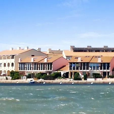 Sunny 3-bedroom Vacation In With 2 Sun Terraces, Apartment